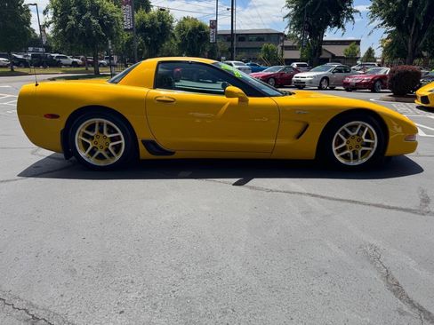 Used 2004 Chevrolet Corvette Z06 w/ Memory Package RWD image 7