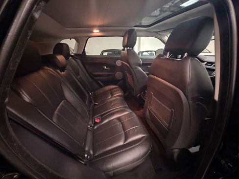 Used 2018 Land Rover Range Rover Evoque SE Premium image 19