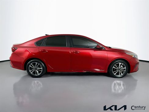 Certified 2023 Kia Forte LXS FWD image 4