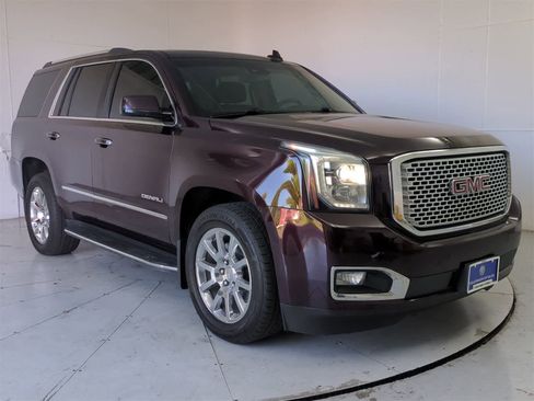 Used 2017 GMC Yukon Denali w/ Open Road Package image 8