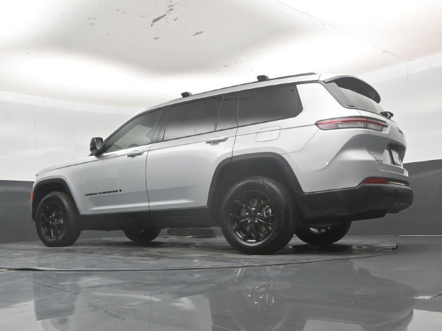 Used 2025 Jeep Grand Cherokee L Altitude RWD image 57