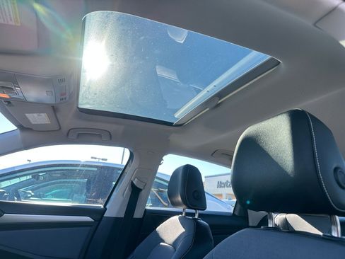 Used 2025 Volkswagen Jetta SE image 29