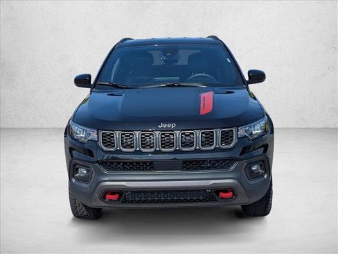 Used 2026 Jeep Compass Trailhawk AWD/4WD image 2