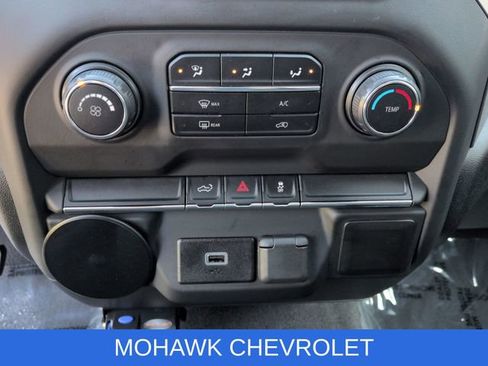 Used 2020 Chevrolet Silverado 1500 Custom w/ Custom Value Package AWD/4WD image 18