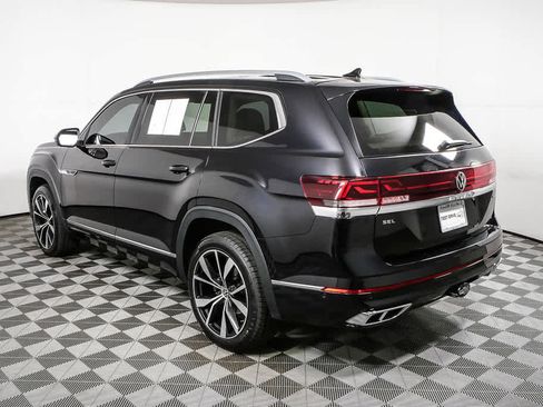 Certified 2024 Volkswagen Atlas SEL Premium R-Line AWD/4WD image 32