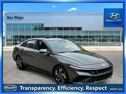 Used 2024 Hyundai Elantra Limited FWD image 1