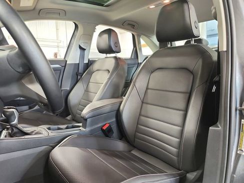 Used 2023 Volkswagen Jetta SE FWD image 10