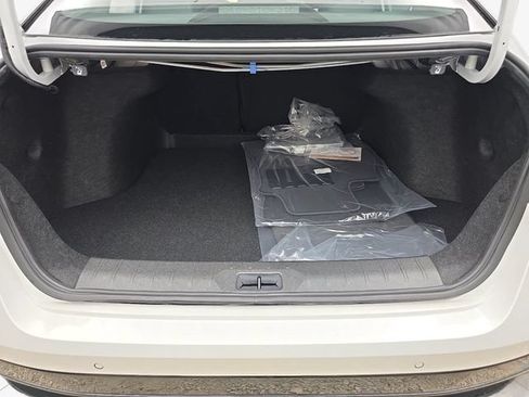New 2026 Nissan Sentra SR w/ SR Premium Package FWD image 27