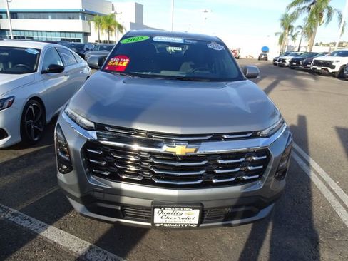 Used 2025 Chevrolet Equinox LT w/ Safety and Technology Package image 6