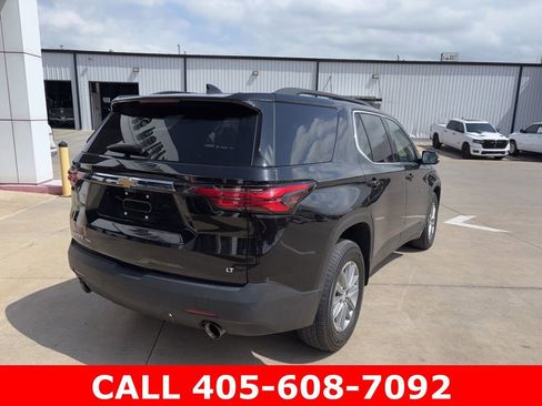 Used 2023 Chevrolet Traverse LT w/ Rear Camera Mirror Package AWD/4WD image 3