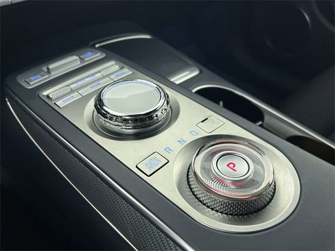 Used 2022 Genesis GV70 2.5T w/ Sport Prestige Package image 16