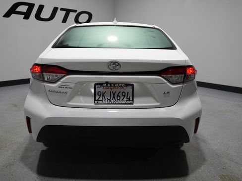 Used 2024 Toyota Corolla LE image 23