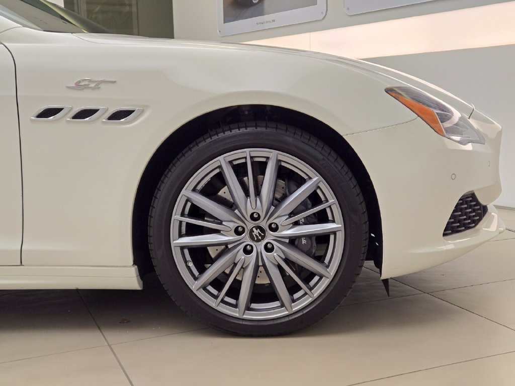 Used 2023 Maserati Quattroporte GT RWD image 8