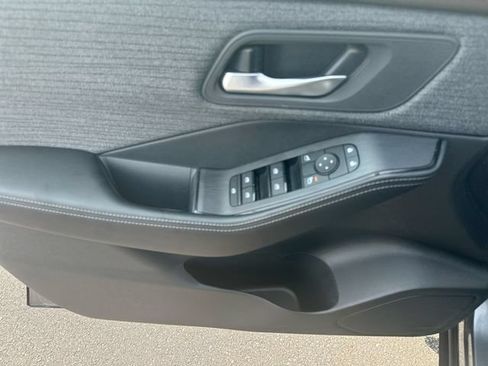 Used 2023 Nissan Rogue SV AWD/4WD image 15