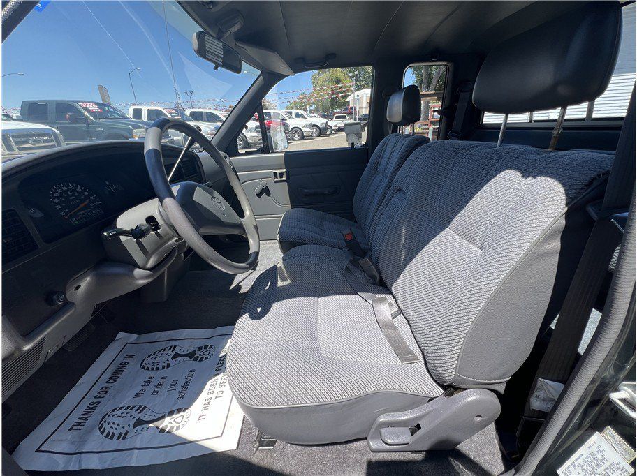 Used 1992 Toyota Pickup Deluxe RWD image 13