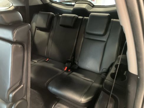 Used 2019 Toyota Highlander XLE image 26