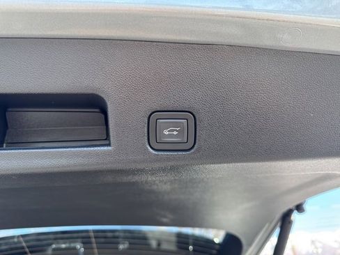 Used 2026 GMC Acadia AT4 w/ Luxury Package image 12