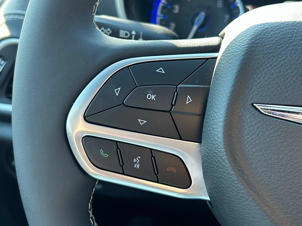 Used 2026 Chrysler Pacifica Select AWD/4WD image 26