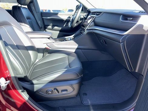 New 2025 Jeep Grand Cherokee L Limited w/ Black Appearance Package image 25