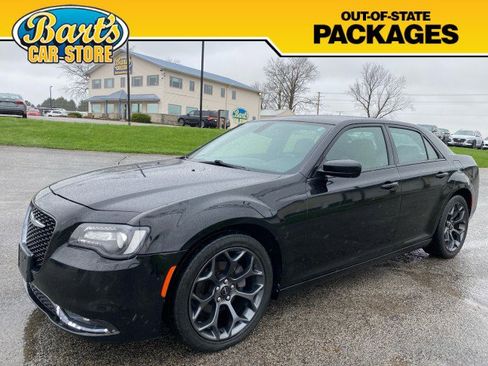 Used 2018 Chrysler 300 S image 3