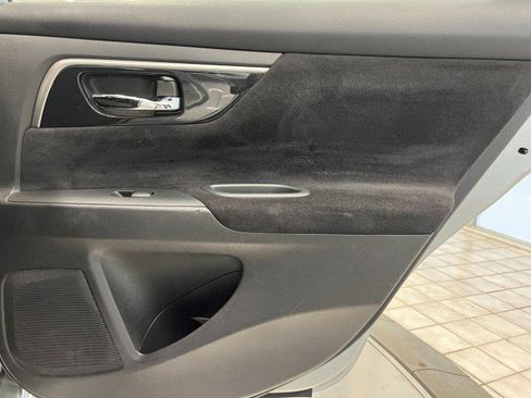 Used 2013 Nissan Altima 3.5 SV image 38