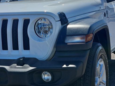 Used 2021 Jeep Wrangler Sport AWD/4WD image 7