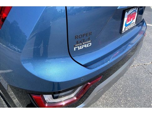 Used 2023 Kia Niro SX Touring FWD image 8