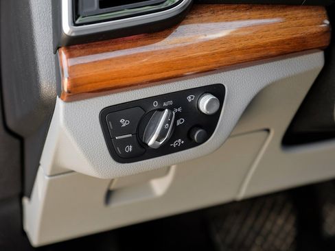 Used 2022 Audi Q5 2.0T Prestige w/ Prestige Package image 40