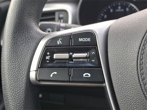 Used 2019 Kia Sorento LX image 21