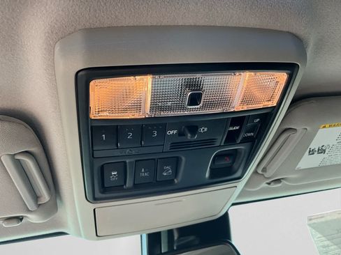 Used 2020 Toyota 4Runner Limited AWD/4WD image 23