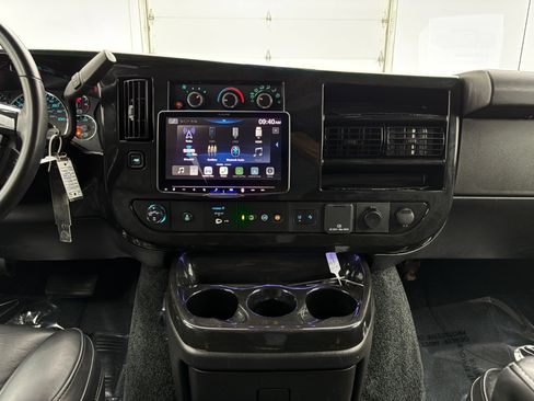 Used 2024 GMC Savana 2500 Extended w/ Driver Convenience Package RWD image 27