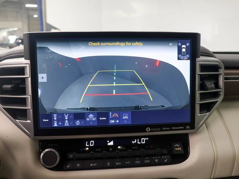 Used 2022 Toyota Tundra Capstone AWD/4WD image 7