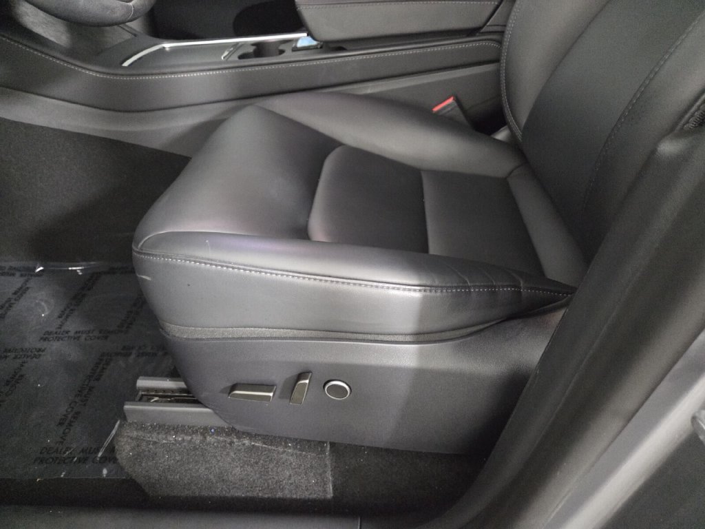 Used 2025 Tesla Model Y Long Range AWD/4WD image 14