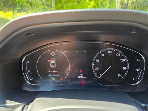 Used 2018 Honda Accord Touring image 18