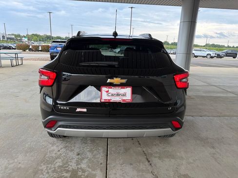 Used 2026 Chevrolet Trax LT FWD image 6