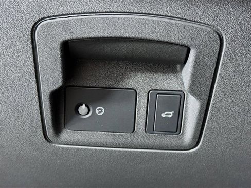 Used 2025 Land Rover Range Rover Velar S image 10