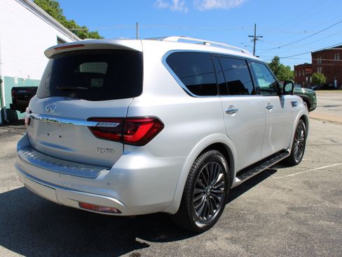 Used 2023 INFINITI QX80 Sensory w/ Cargo Package AWD/4WD image 10