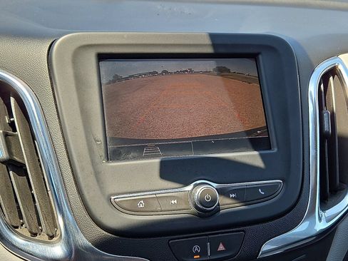 Used 2022 Chevrolet Equinox LT FWD image 28