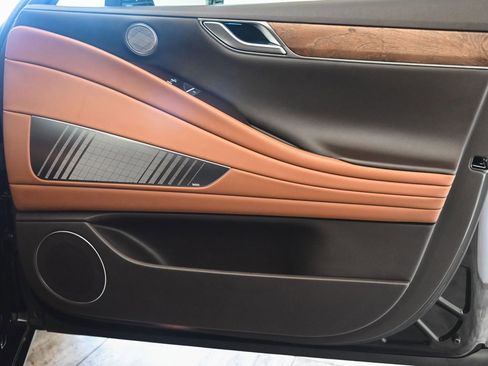 Used 2024 Genesis G80 image 10