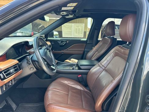 Used 2022 Lincoln Aviator Reserve w/ Elements Package Plus RWD image 6
