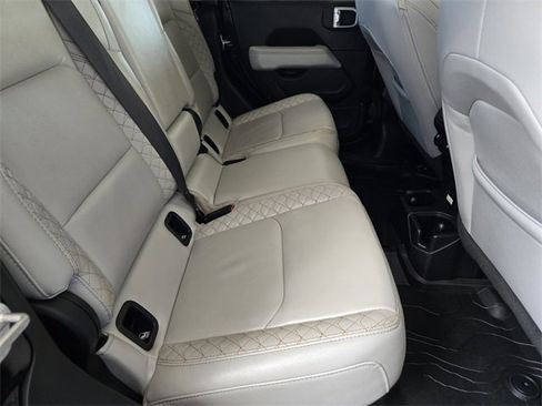 Used 2022 Jeep Gladiator Overland image 31