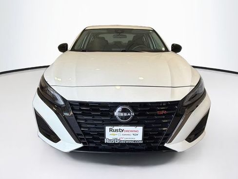 Used 2024 Nissan Altima 2.5 SR AWD/4WD image 2