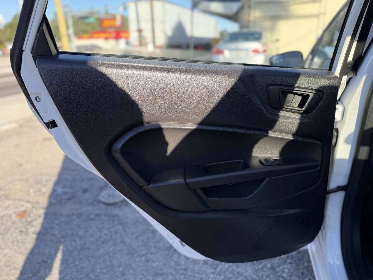 Used 2017 Ford Fiesta SE FWD image 19