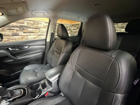 Used 2019 Nissan Rogue SL AWD/4WD image 12