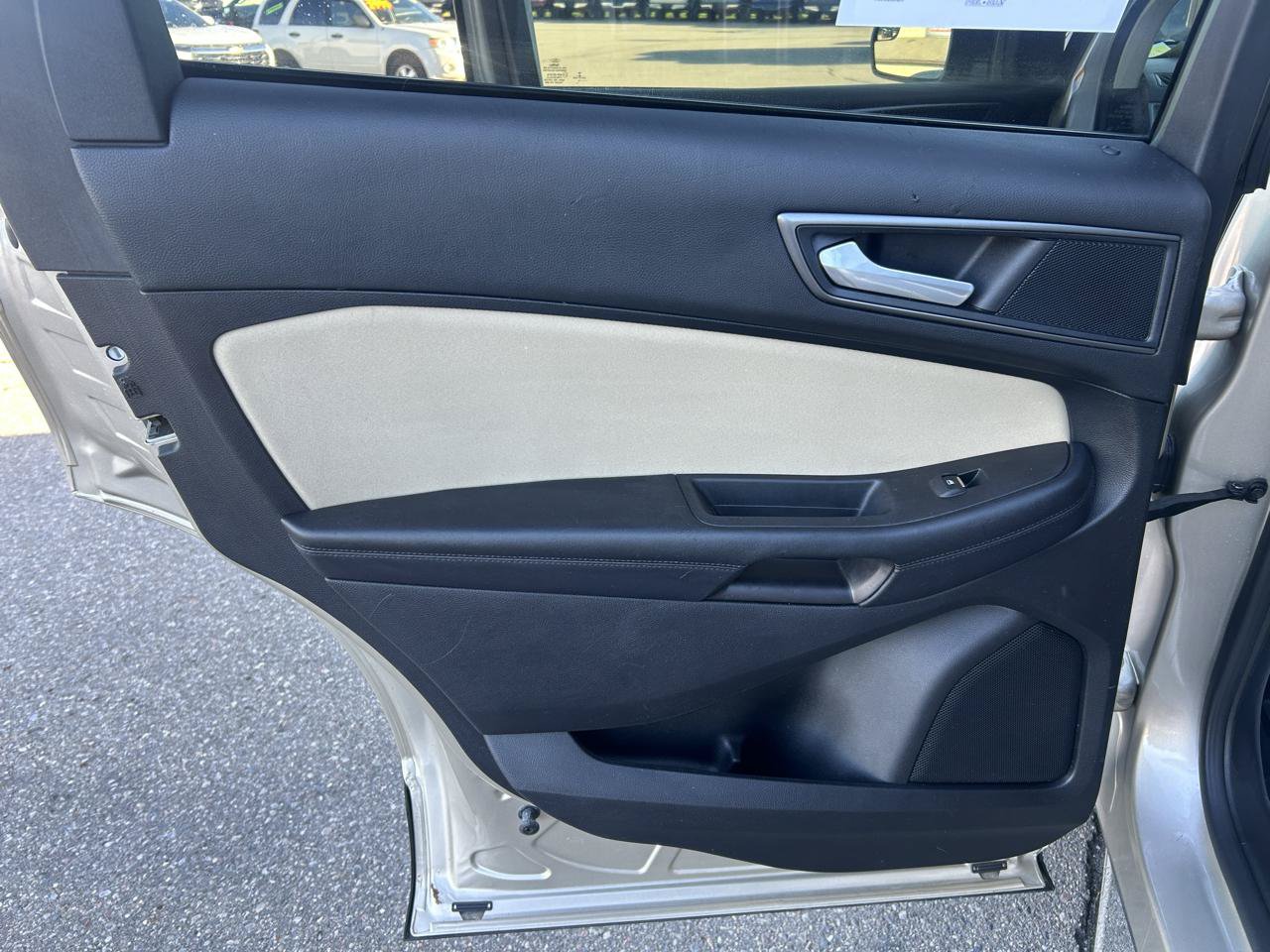 Used 2018 Ford Edge SE AWD/4WD image 13