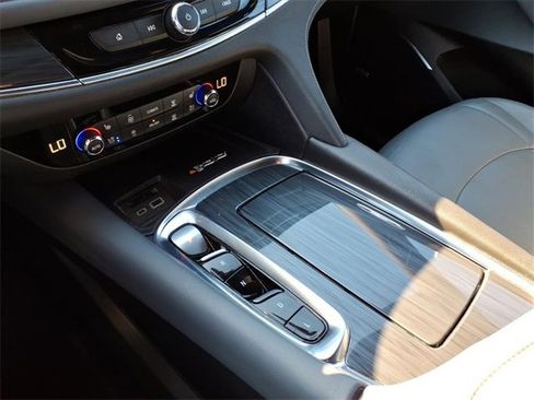 Used 2024 Buick Enclave Premium image 11