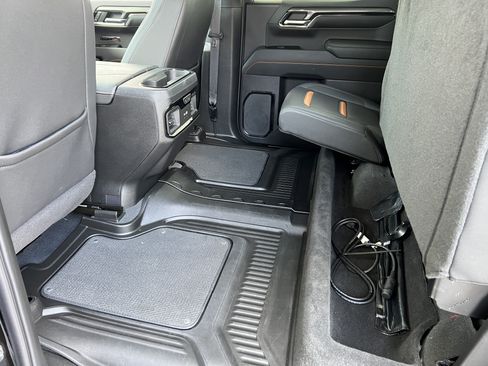 Used 2023 GMC Sierra 1500 AT4 w/ AT4 Premium Package AWD/4WD image 18