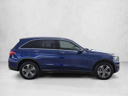 Used 2017 Mercedes-Benz GLC 300 4MATIC image 4