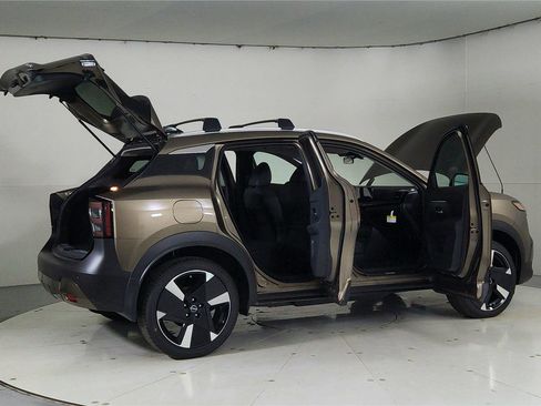 New 2026 Nissan Kicks SR w/ Illumination Package image 12