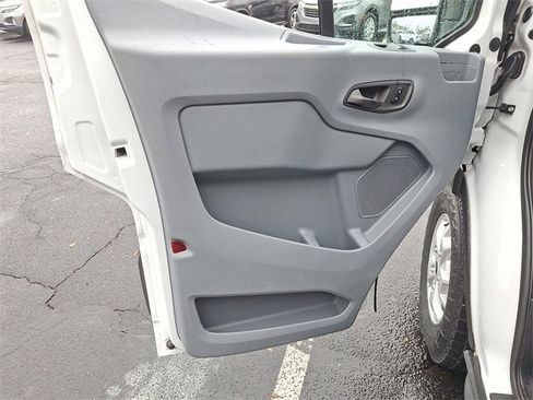 Used 2015 Ford Transit 150 XLT image 12
